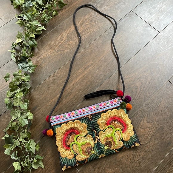 Embroidered bag from Thailand - Picture 3 of 6